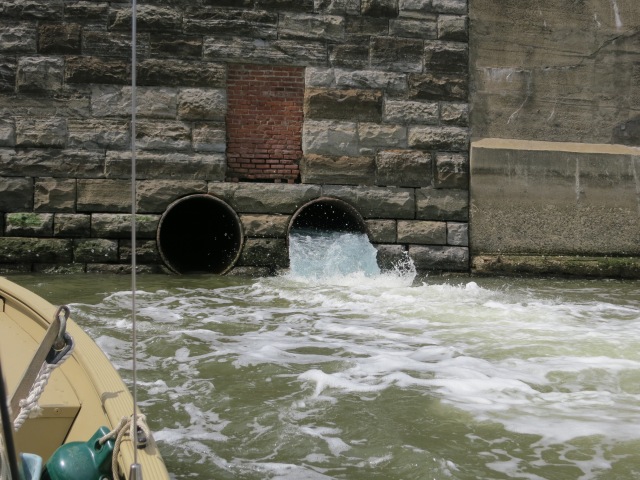 Stormwater, street run-off and sewage being discharged into the Harlem River in the N. Bronx. Photo: Riverkeeper